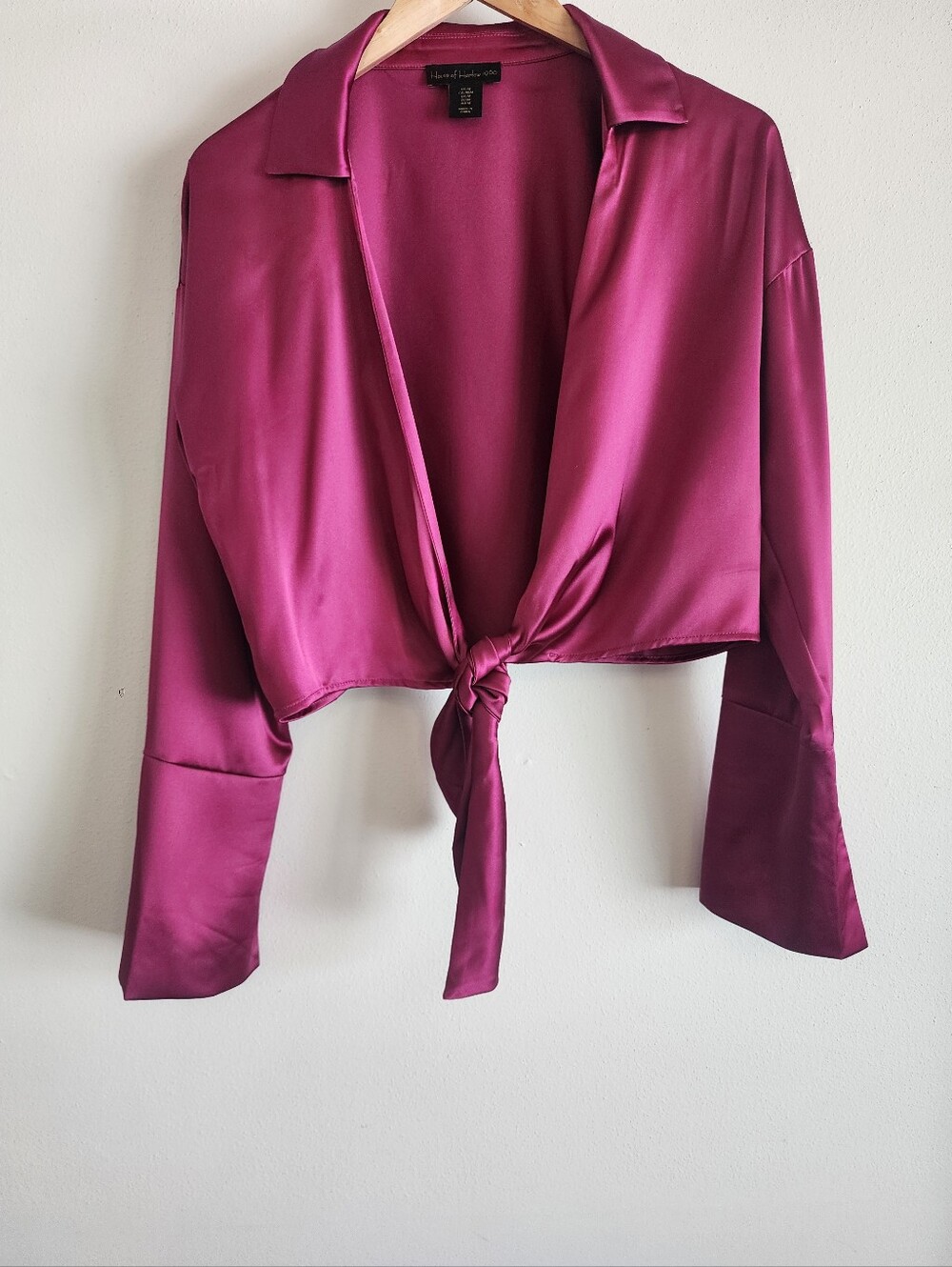 House of Harlow 1960 Fuchsia Satin Tie-Front Long Sleeve Blouse - Size M - Picture 3 of 11